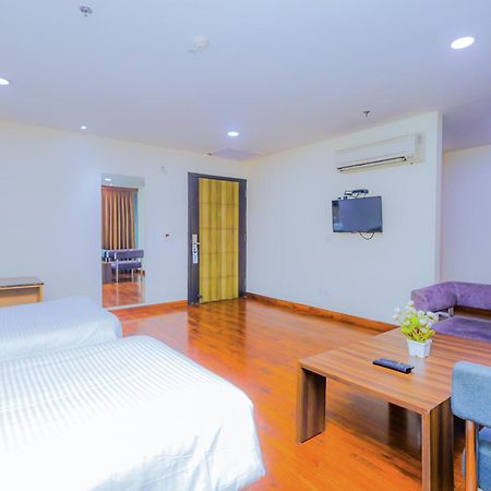 Hyphen Business Hotel Noida Dış mekan fotoğraf