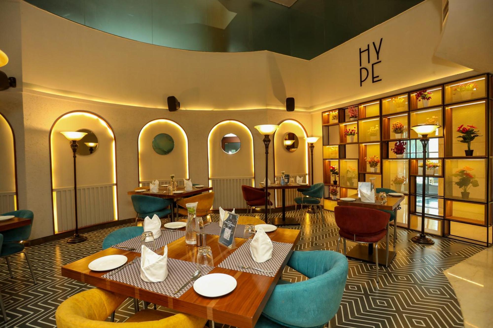 Hyphen Business Hotel Noida Dış mekan fotoğraf