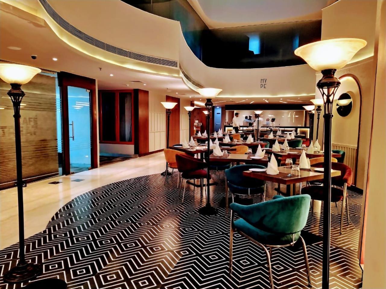 Hyphen Business Hotel Noida Dış mekan fotoğraf