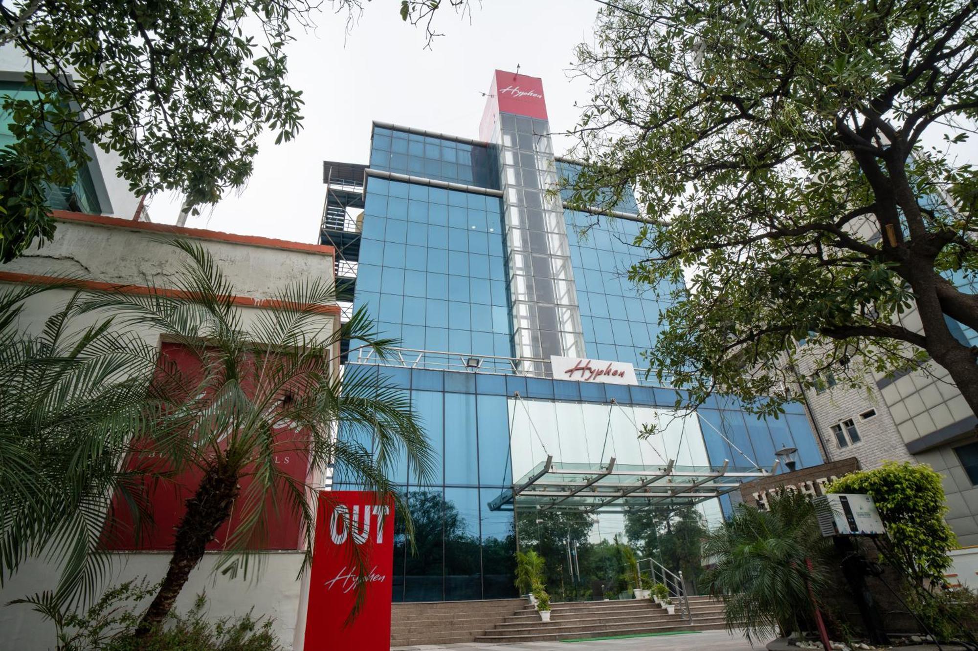 Hyphen Business Hotel Noida Dış mekan fotoğraf