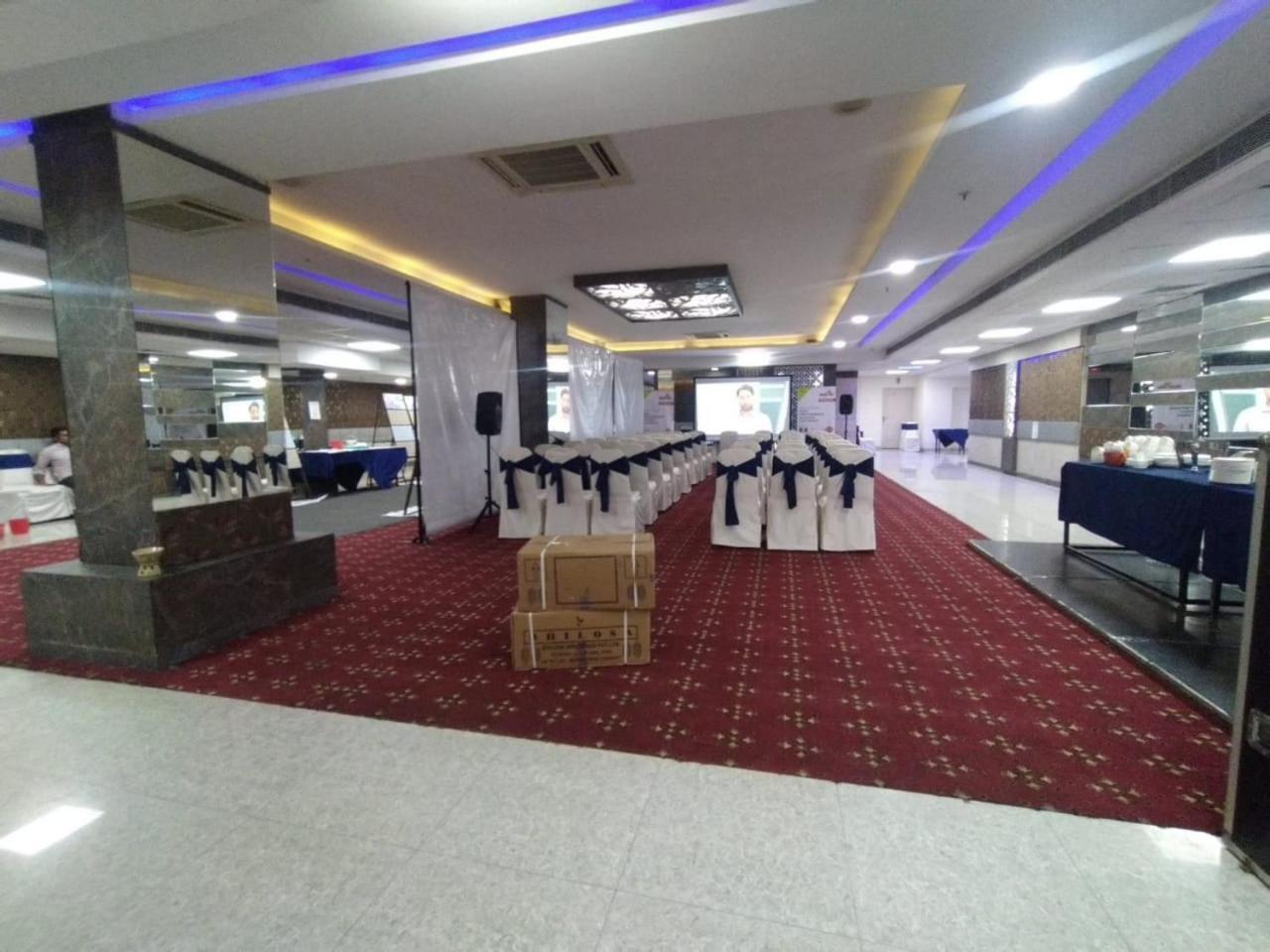 Hyphen Business Hotel Noida Dış mekan fotoğraf
