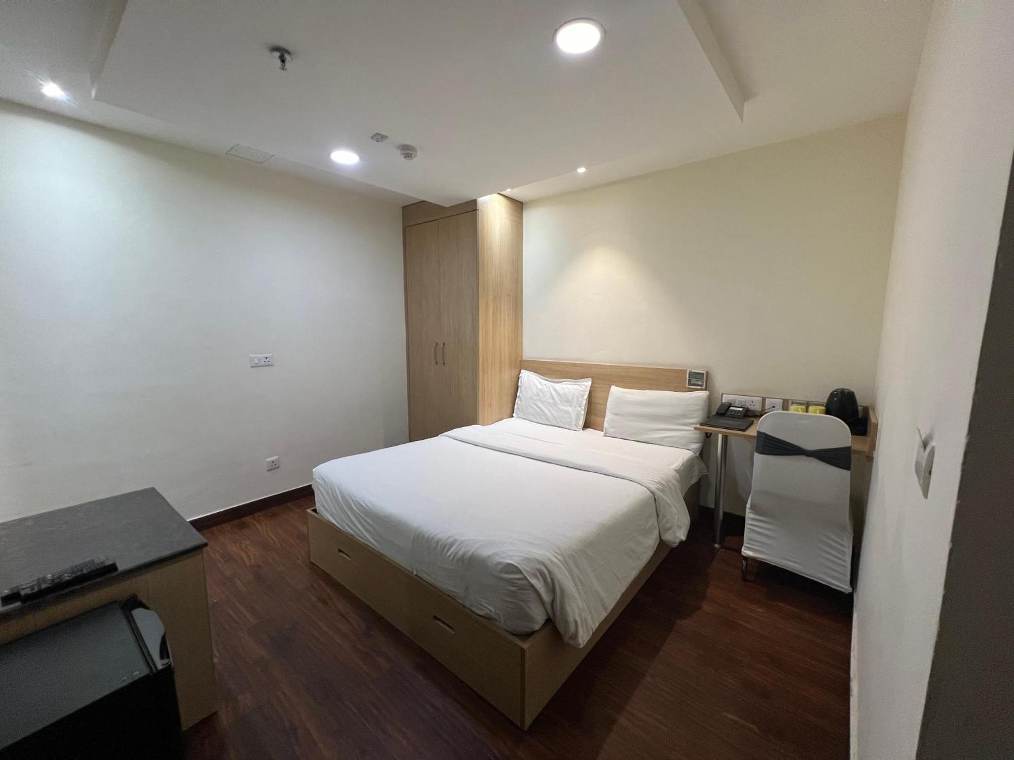 Hyphen Business Hotel Noida Dış mekan fotoğraf