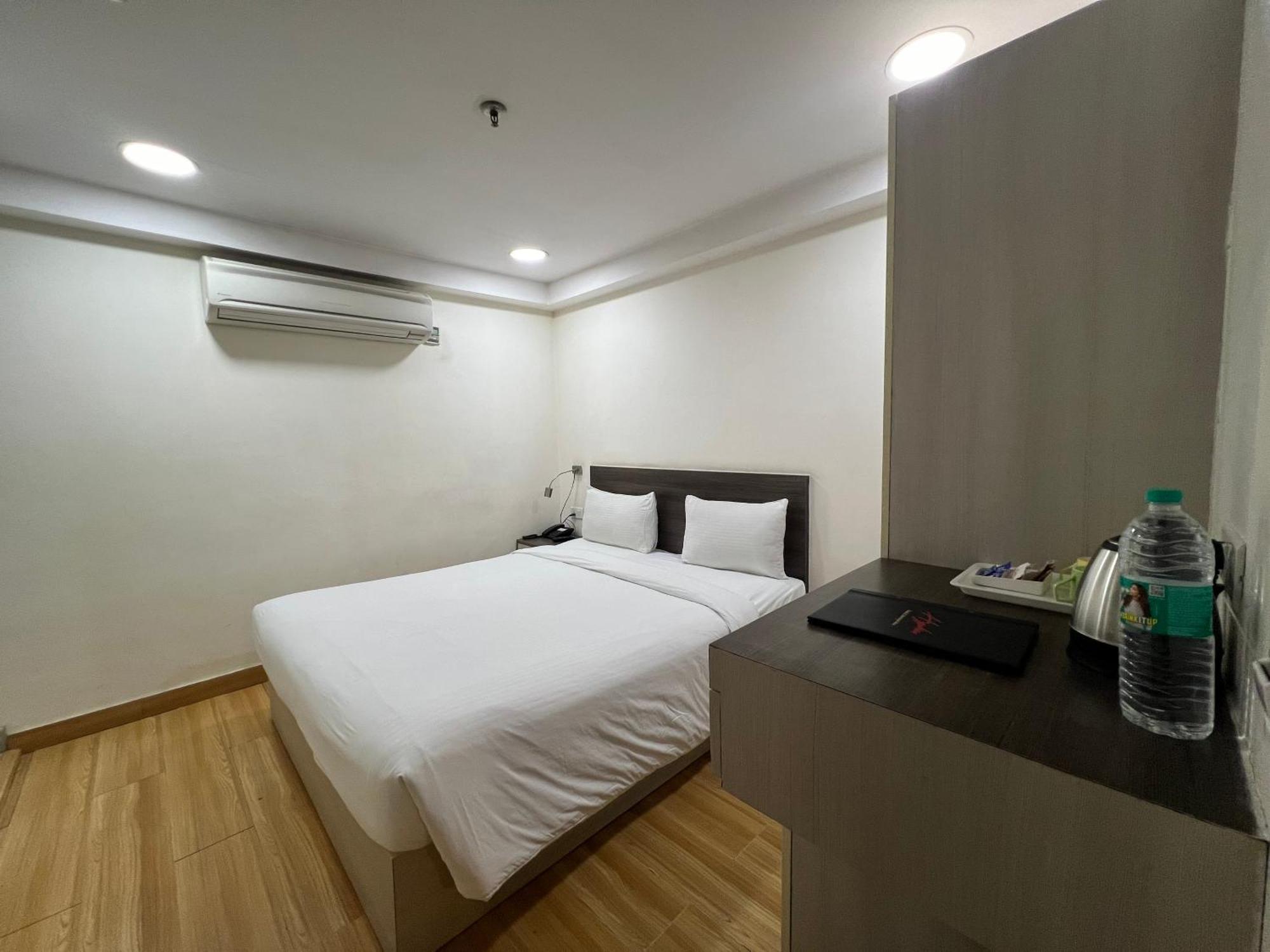Hyphen Business Hotel Noida Dış mekan fotoğraf