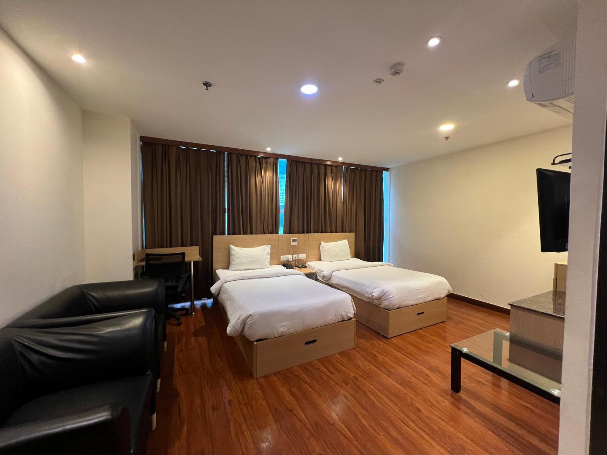 Hyphen Business Hotel Noida Dış mekan fotoğraf