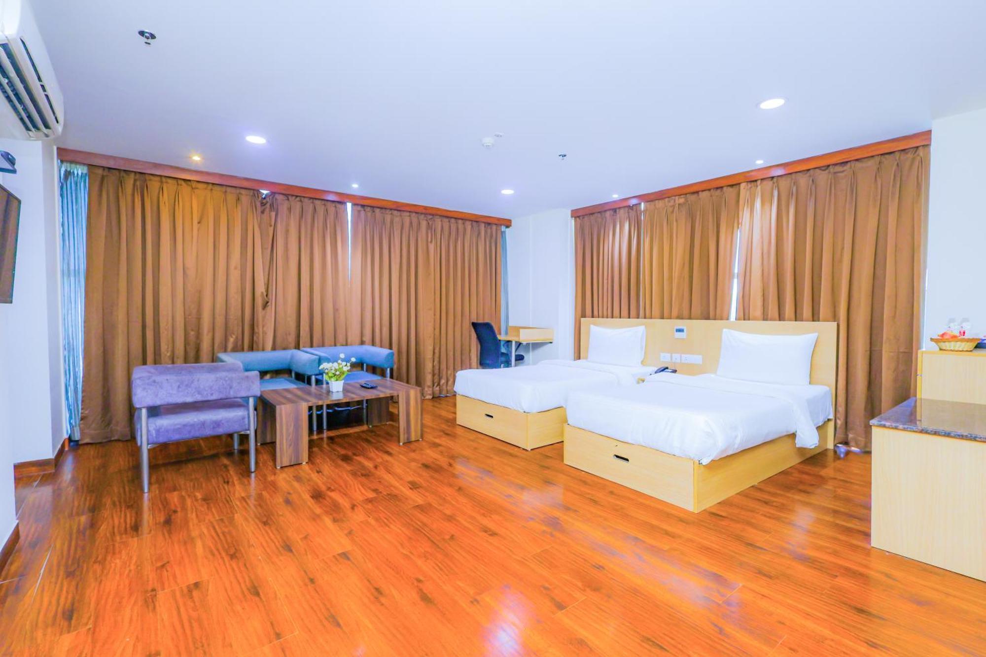 Hyphen Business Hotel Noida Dış mekan fotoğraf
