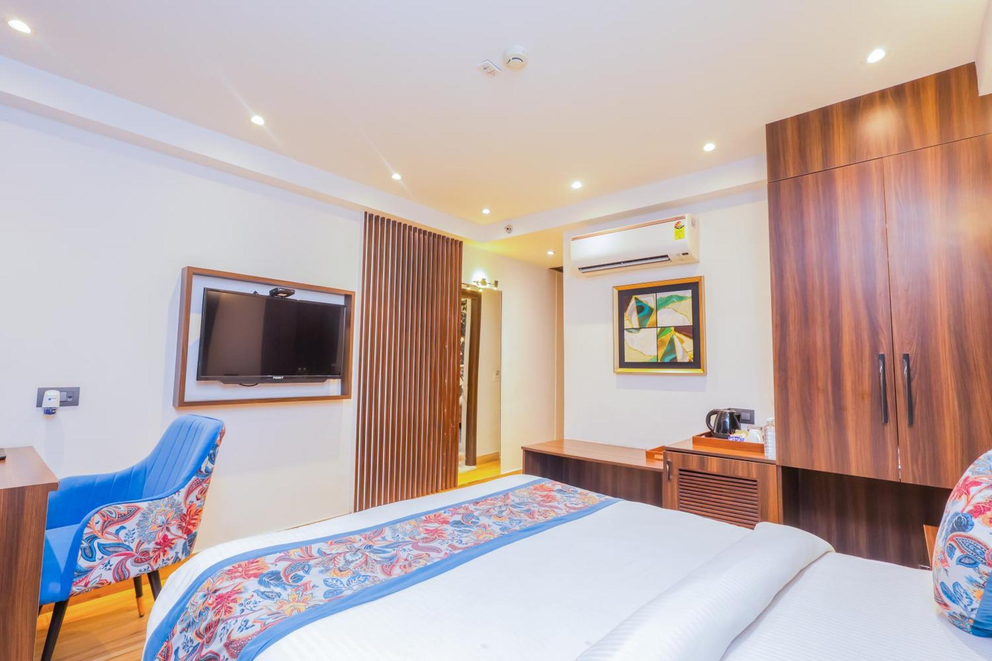 Hyphen Business Hotel Noida Dış mekan fotoğraf