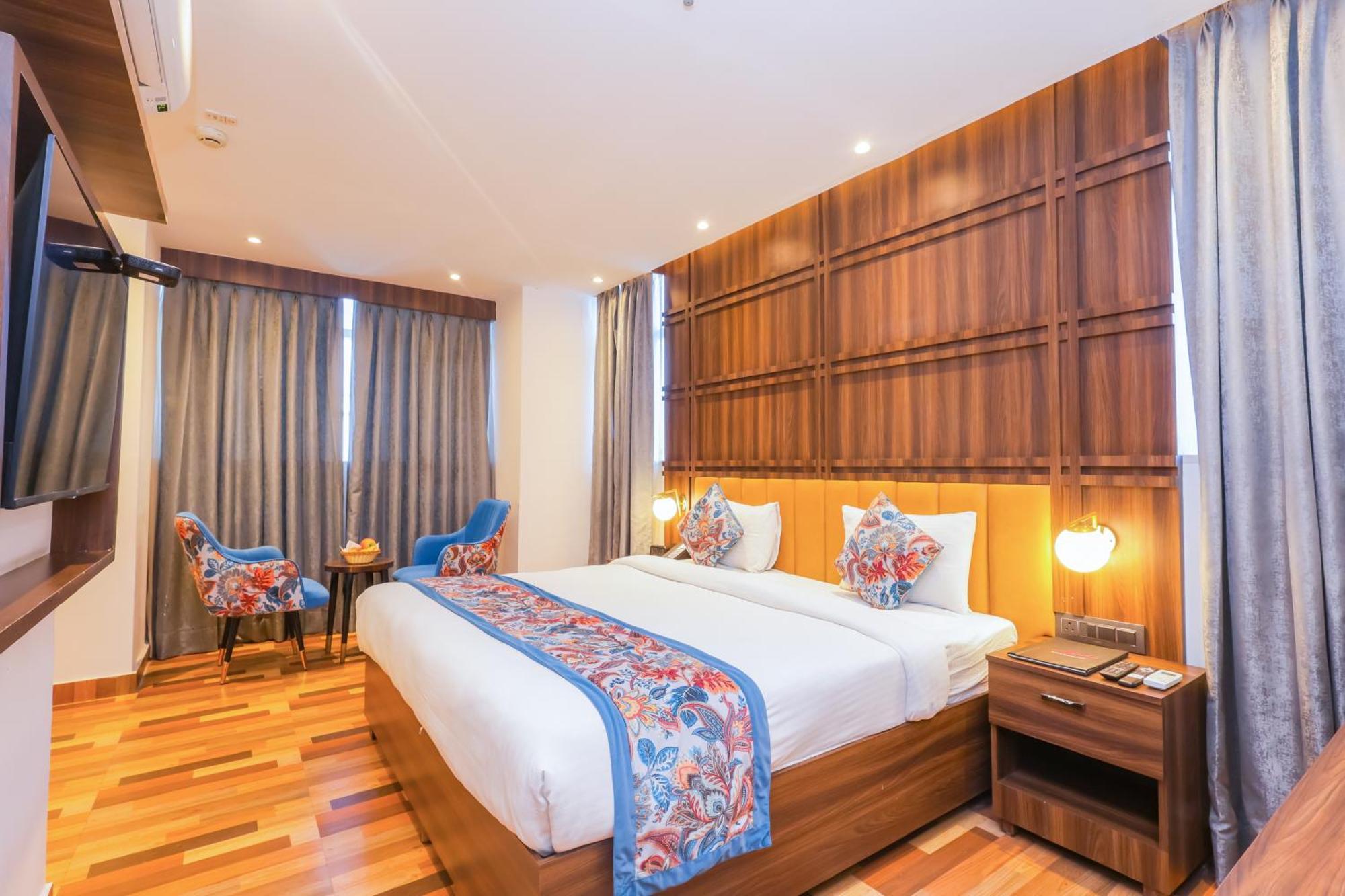 Hyphen Business Hotel Noida Dış mekan fotoğraf