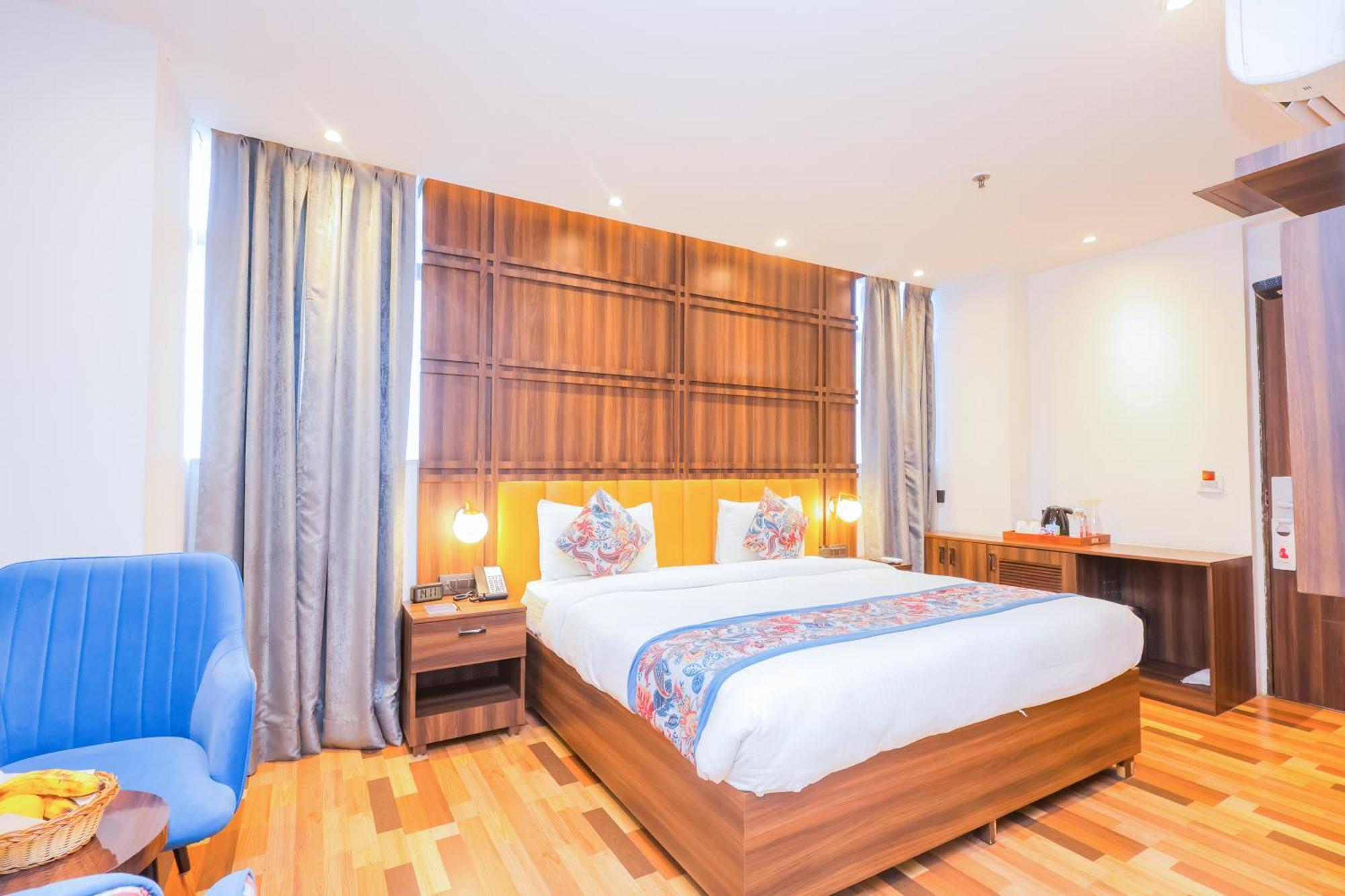 Hyphen Business Hotel Noida Dış mekan fotoğraf