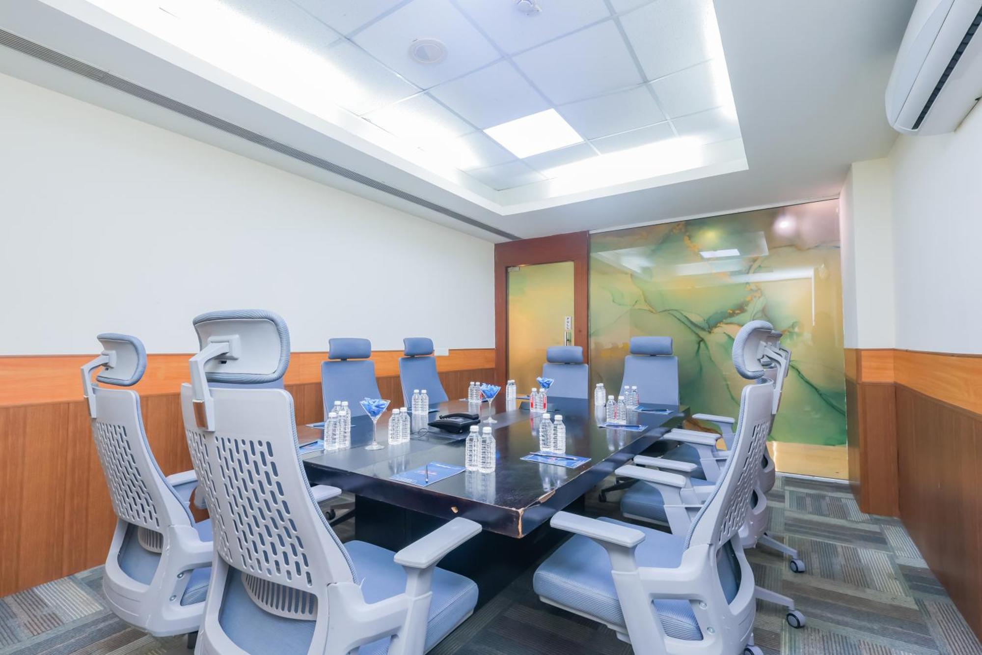Hyphen Business Hotel Noida Dış mekan fotoğraf