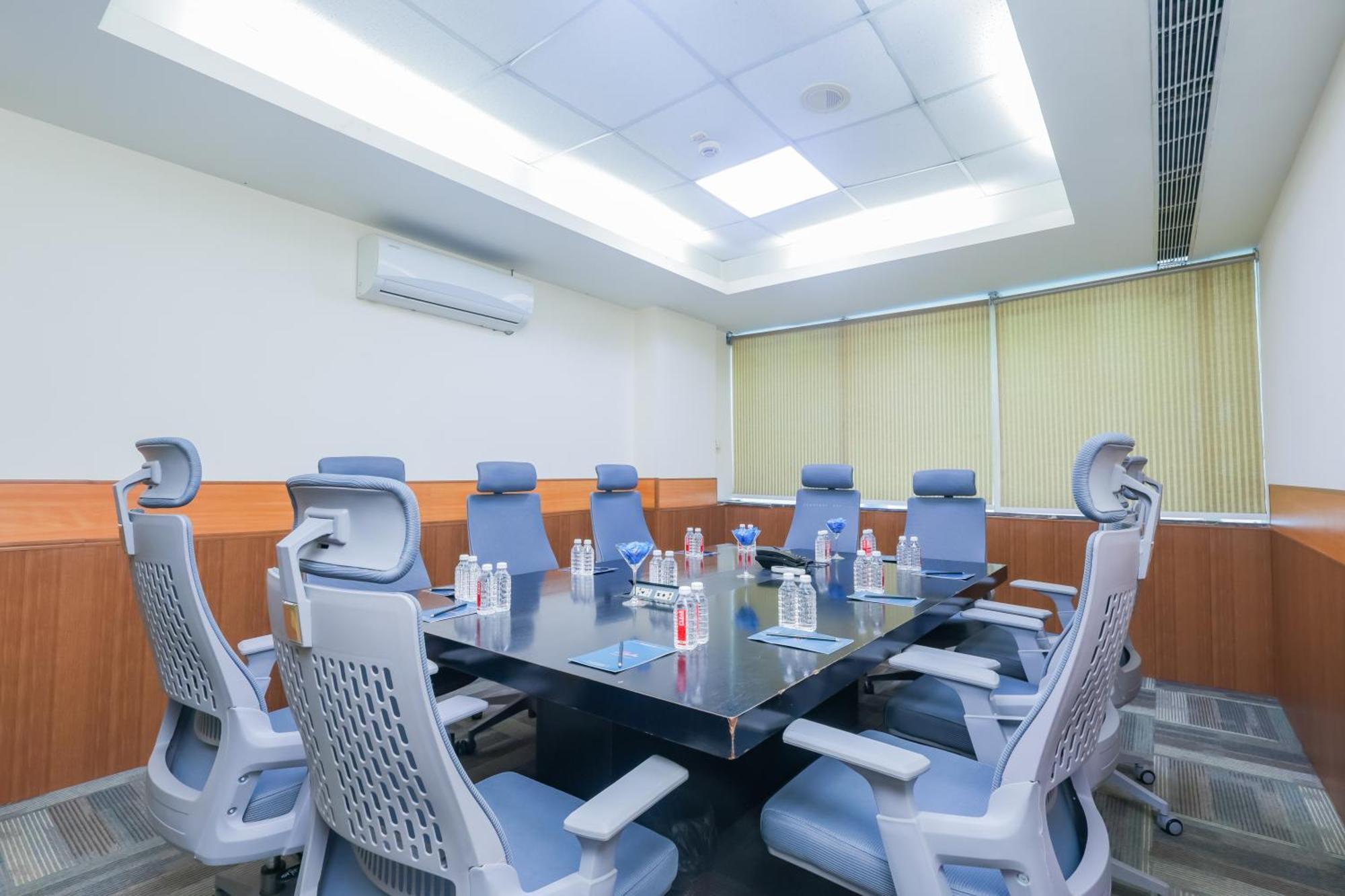 Hyphen Business Hotel Noida Dış mekan fotoğraf