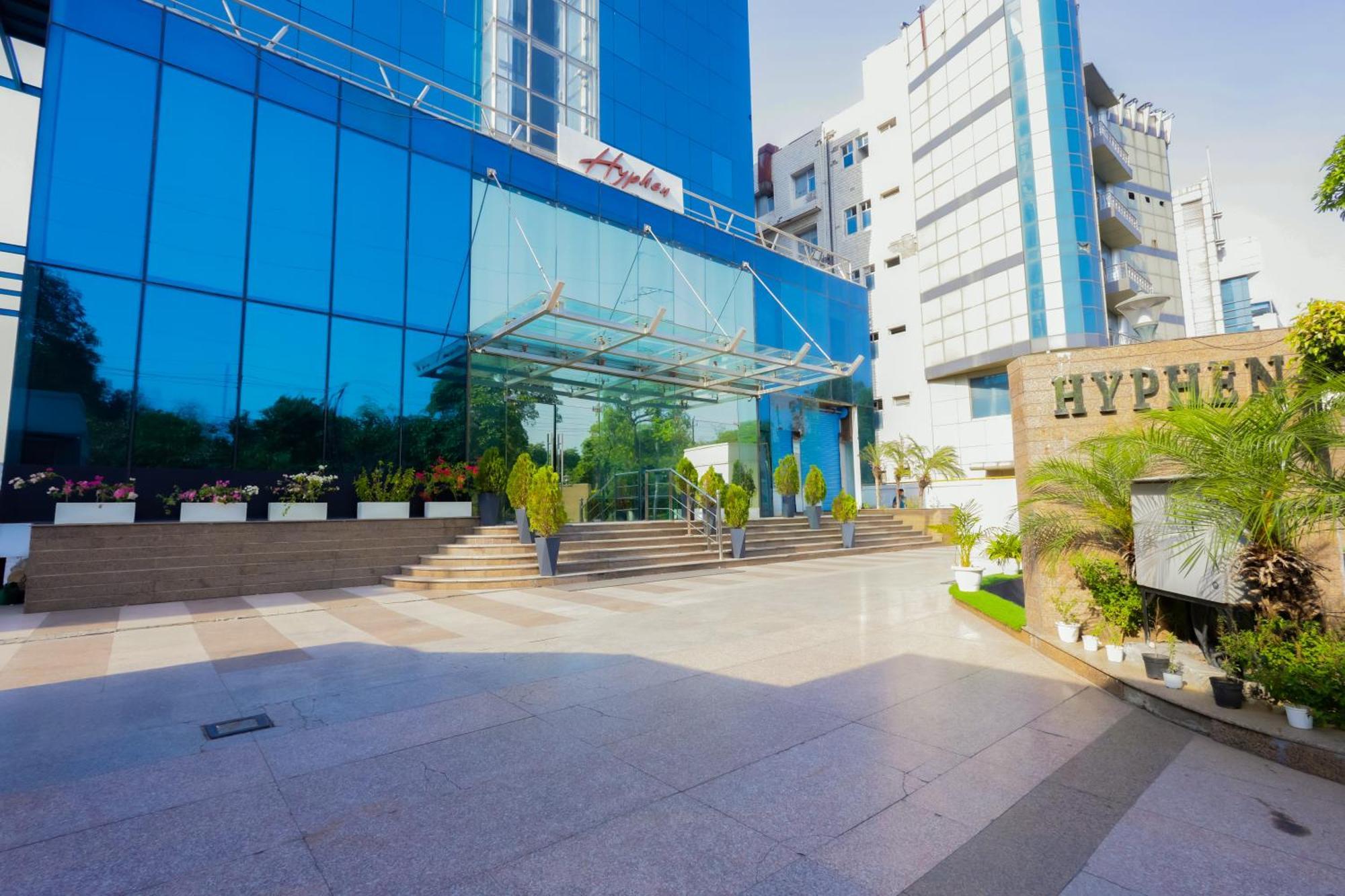 Hyphen Business Hotel Noida Dış mekan fotoğraf