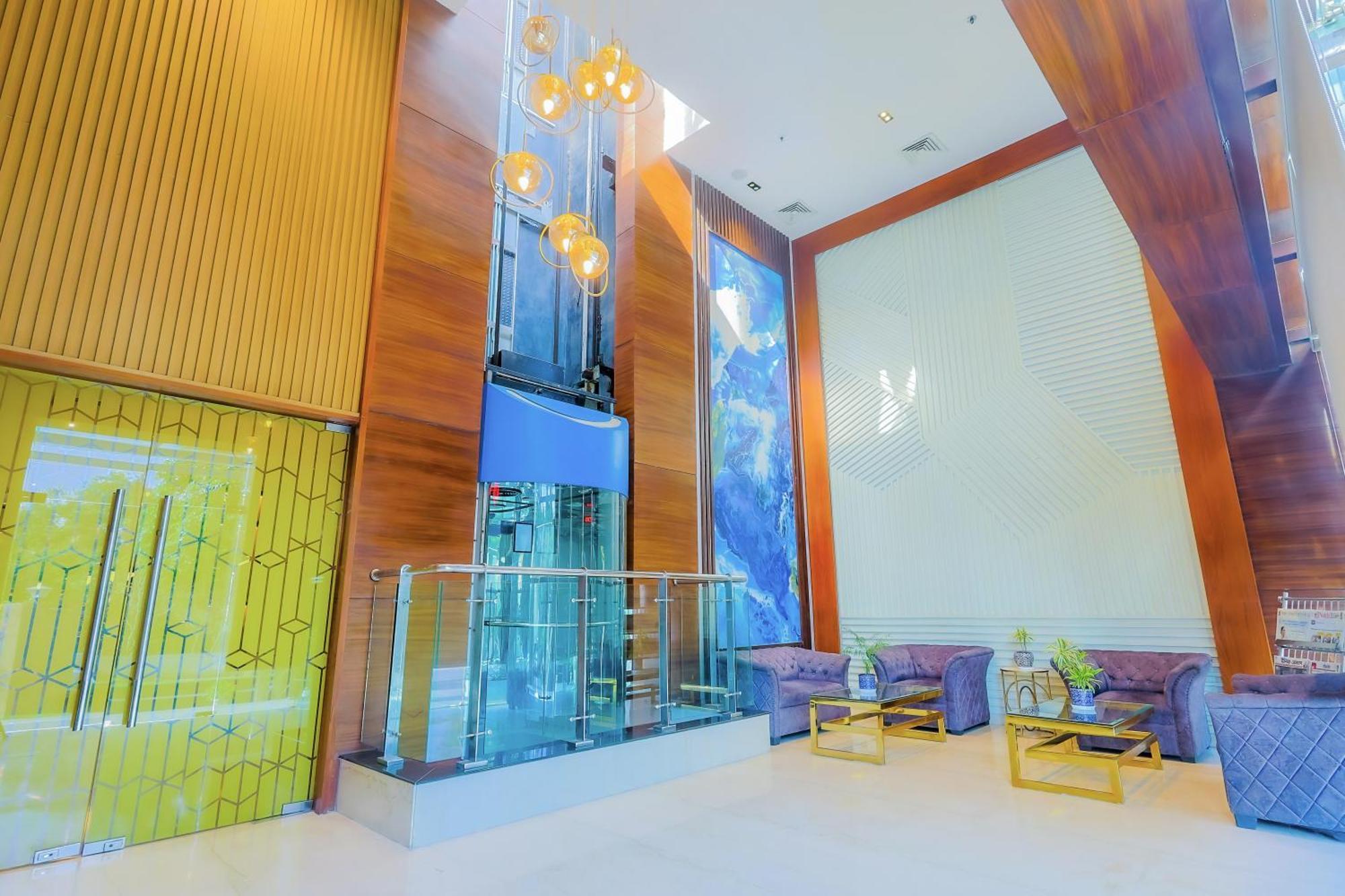 Hyphen Business Hotel Noida Dış mekan fotoğraf