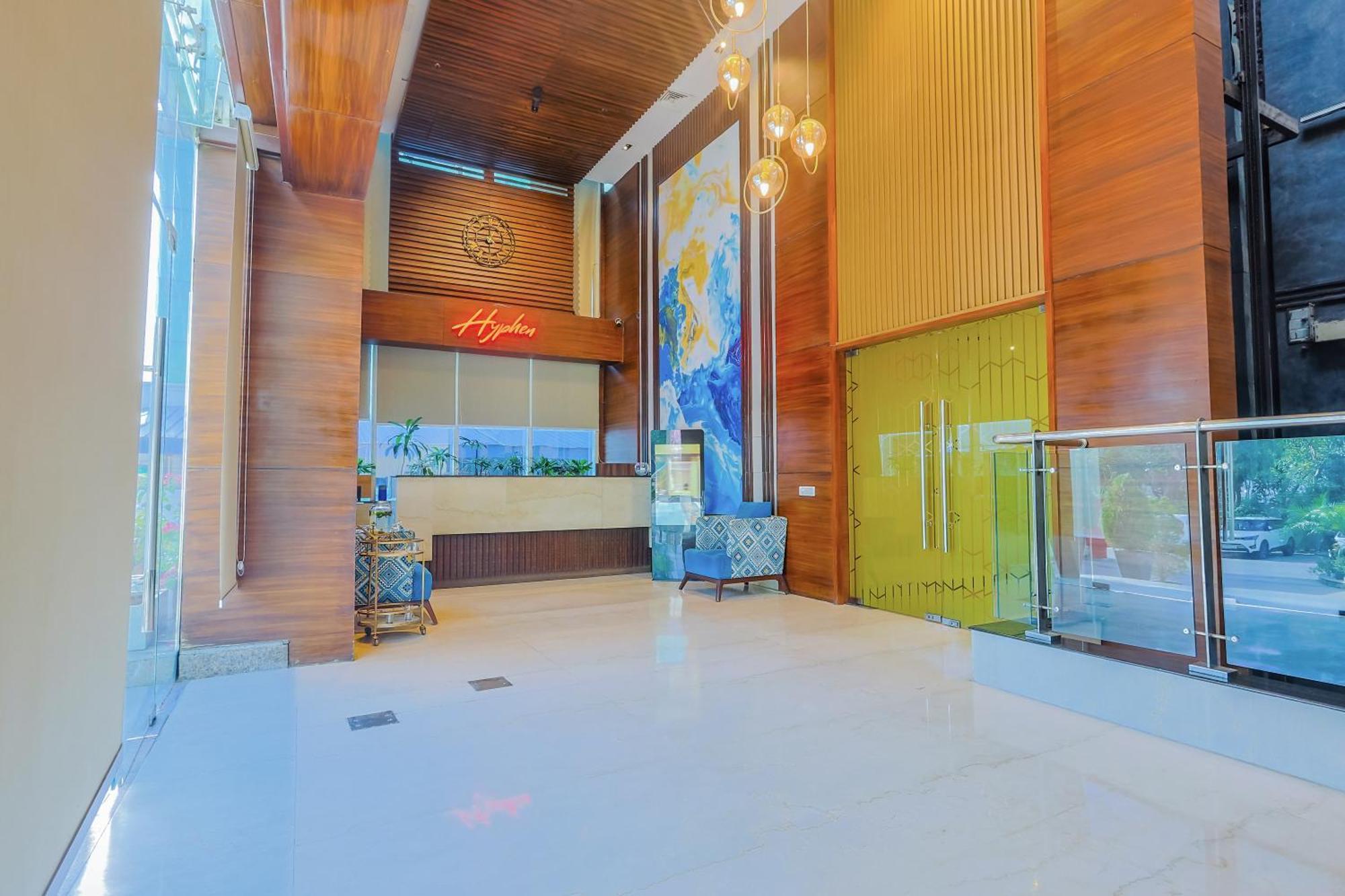 Hyphen Business Hotel Noida Dış mekan fotoğraf