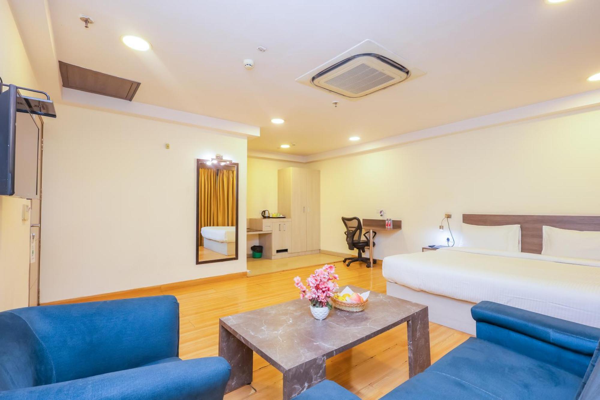 Hyphen Business Hotel Noida Dış mekan fotoğraf