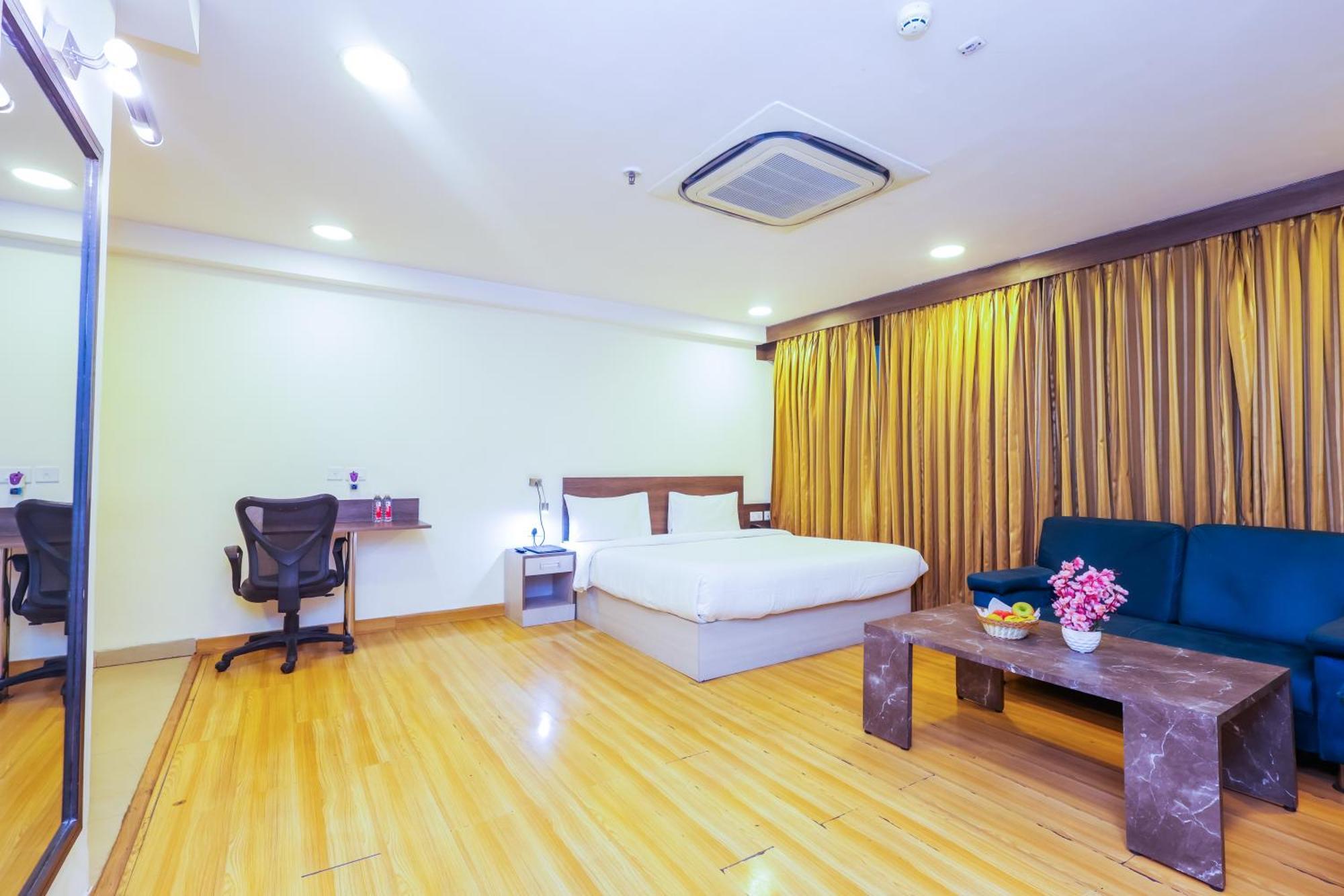 Hyphen Business Hotel Noida Dış mekan fotoğraf